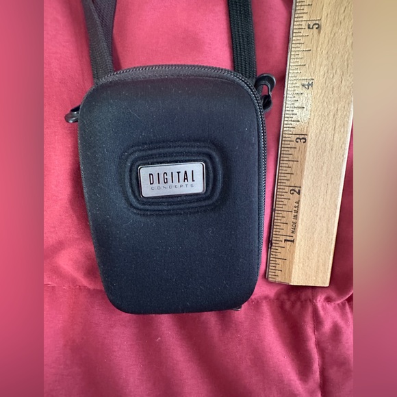 Digital Concepts black hard shell wd camera case - Picture 4 of 5